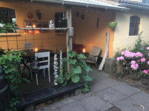 Retro bolig - fyldt med hygge! Ingen luksus, Kolind